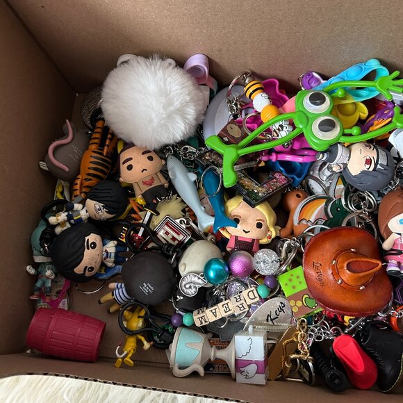 Keychain Bag Clip Lot Mixed 5+ pounds - Picture 2 of 7